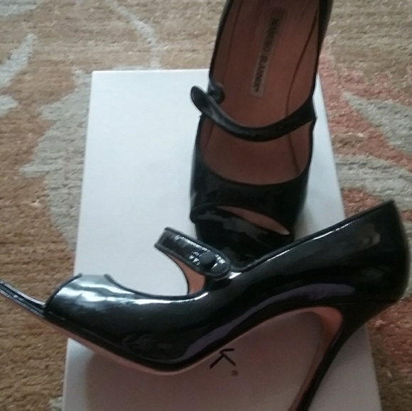 MANOLO BLAHNIK Mary Jane Shoes - Picture 2 of 13